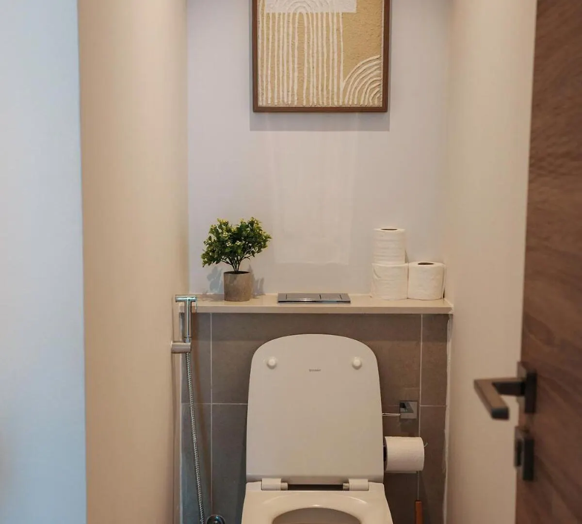 1Br Modern Comfort At Studio One Dubai
