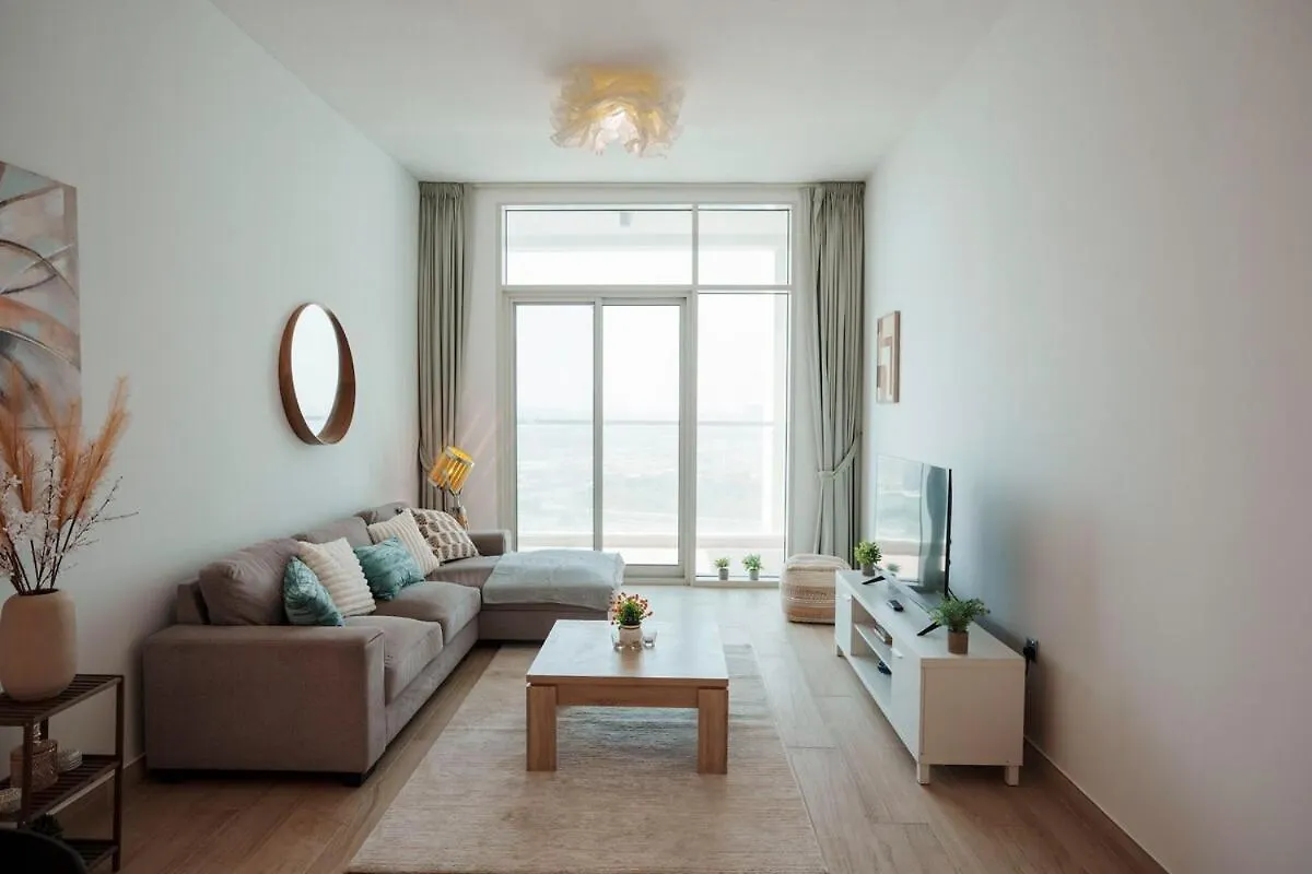 1Br Modern Comfort At Studio One Dubai
