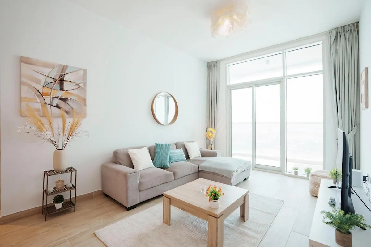 1Br Modern Comfort At Studio One Dubai
